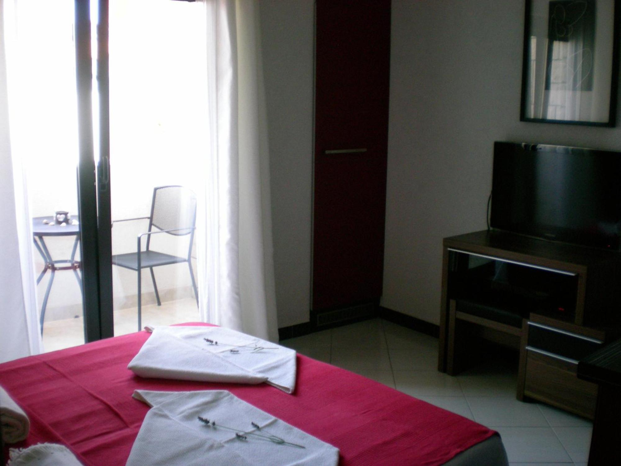 Villa I Karma Tisno Phòng bức ảnh