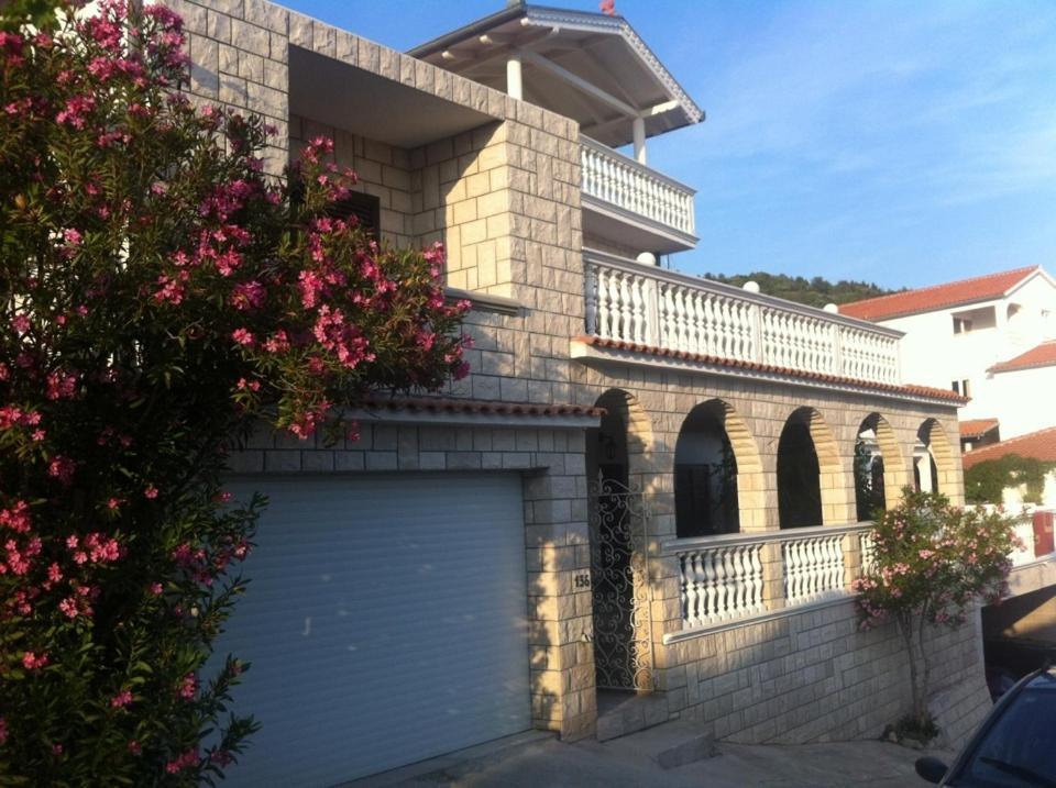 Villa I Karma Tisno Ngoại thất bức ảnh